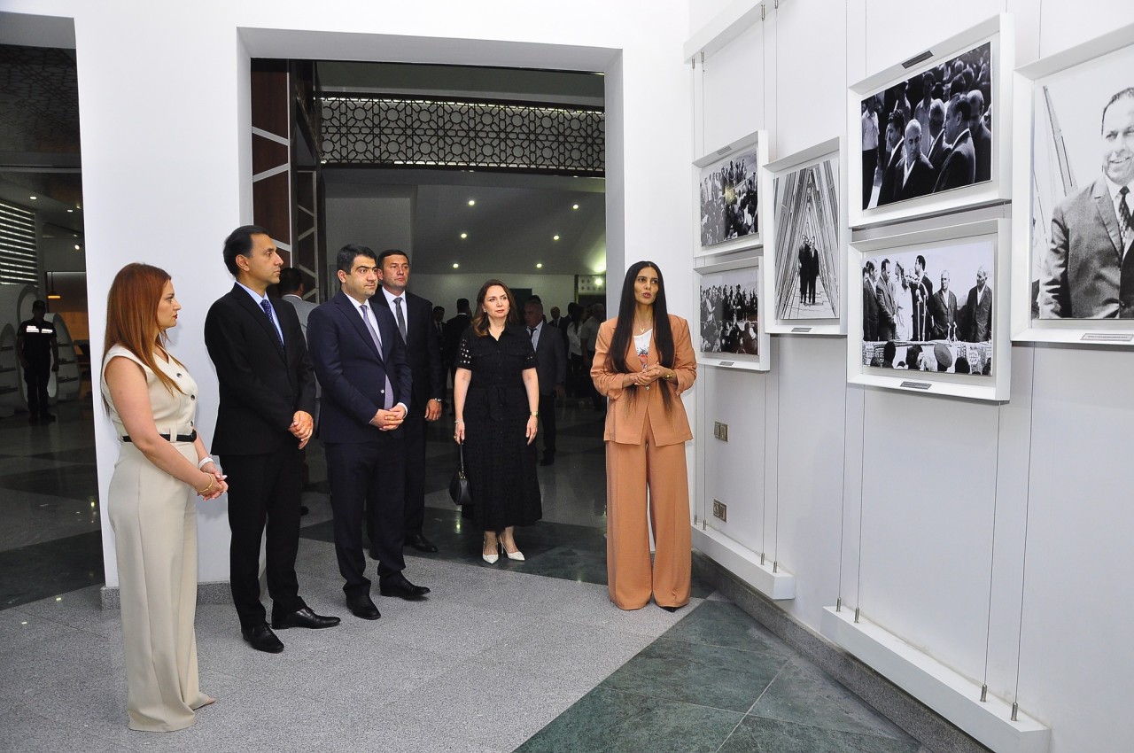 Ağstafada "Zəfərin Ruhu" adlı səyyar rəsm və foto sərgisinin açılışı oldu - FOTOLAR